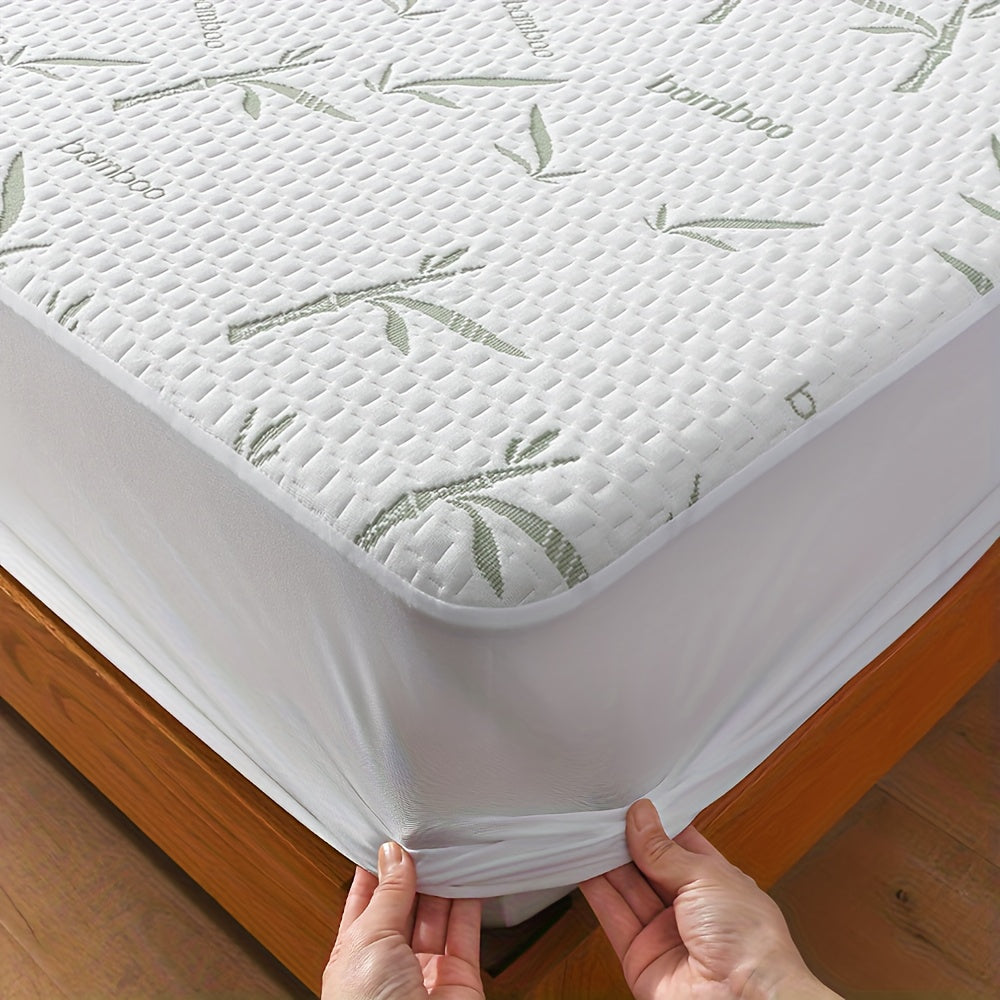 Bamboo mattress protector with cooling 3D air layer and breathable surface