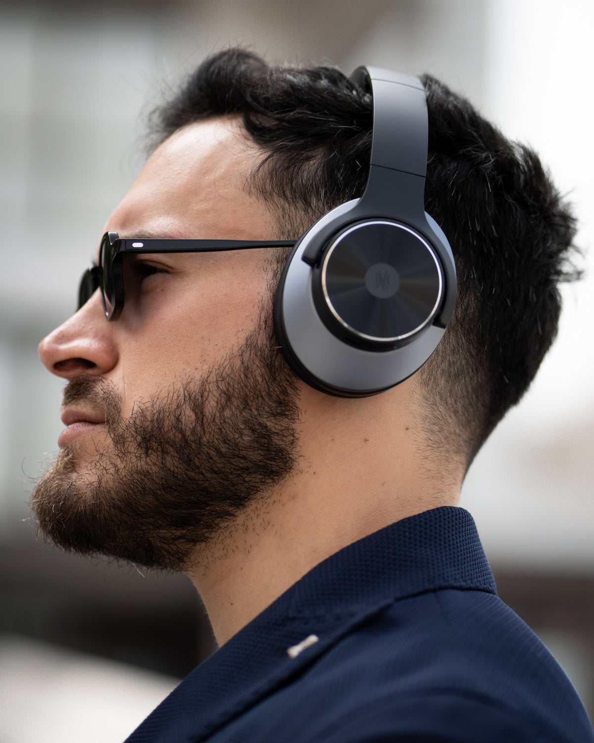 Bluetooth active noise cancelling wireless headphones over-ear with memory foam earcups