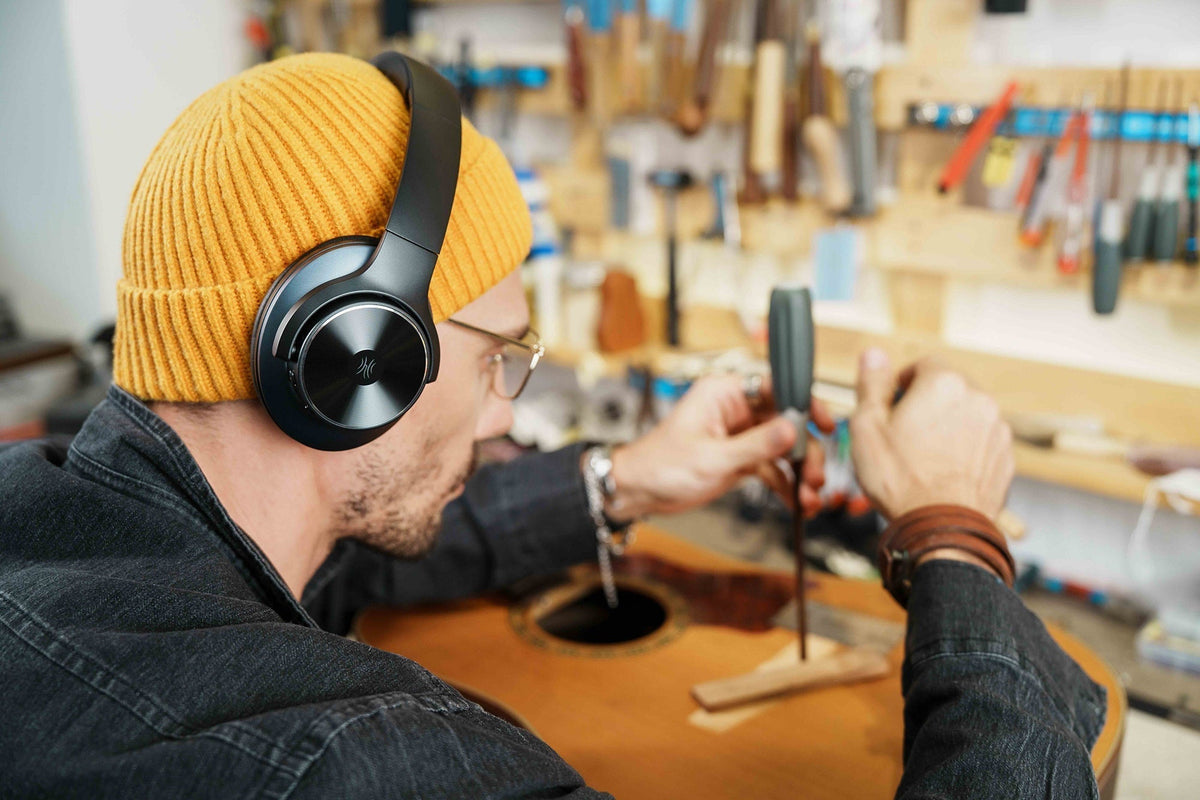 Bluetooth active noise cancelling wireless headphones over-ear with memory foam earcups
