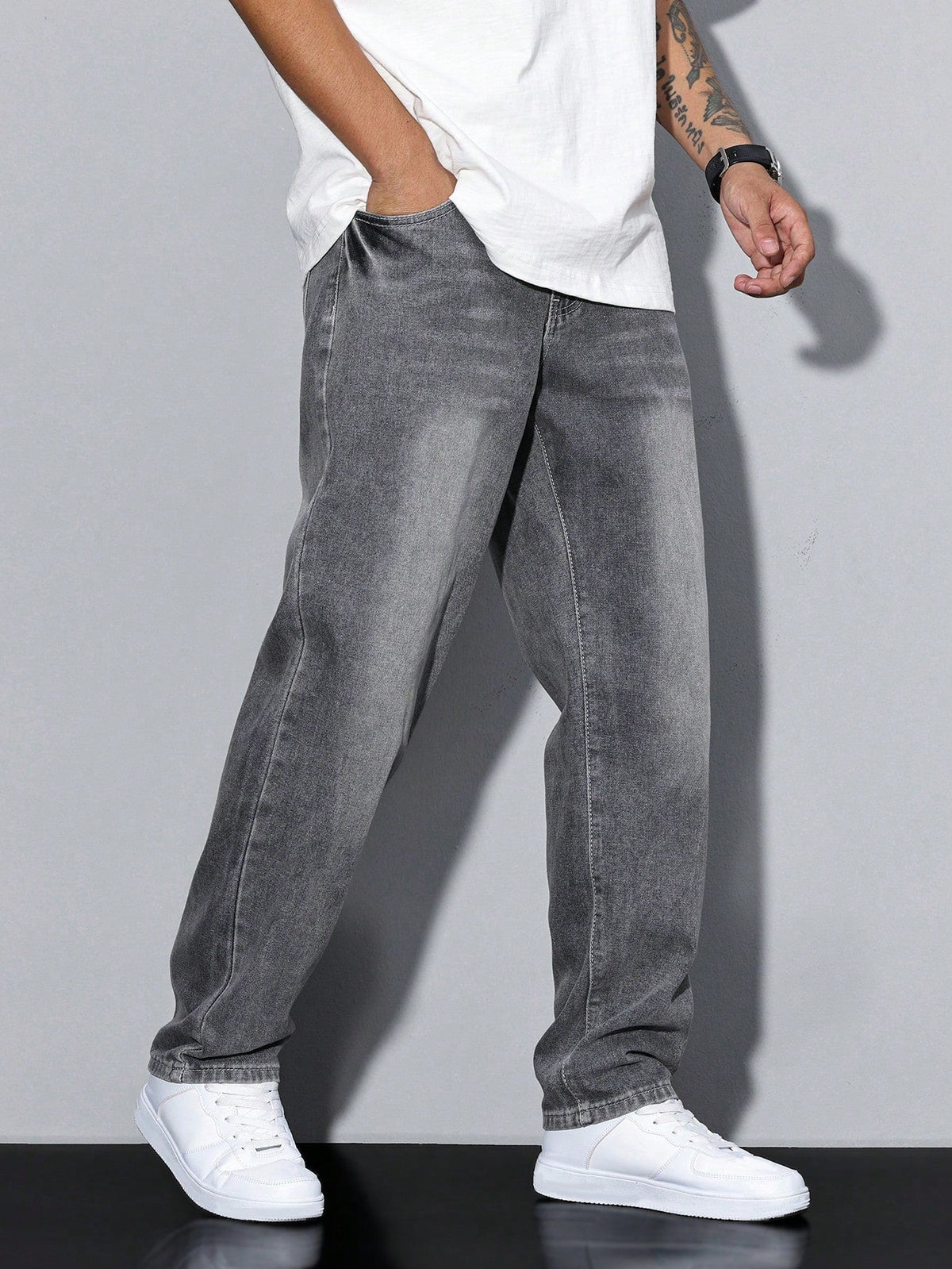 Men denim jeans relaxed fit straight leg in multiple colors