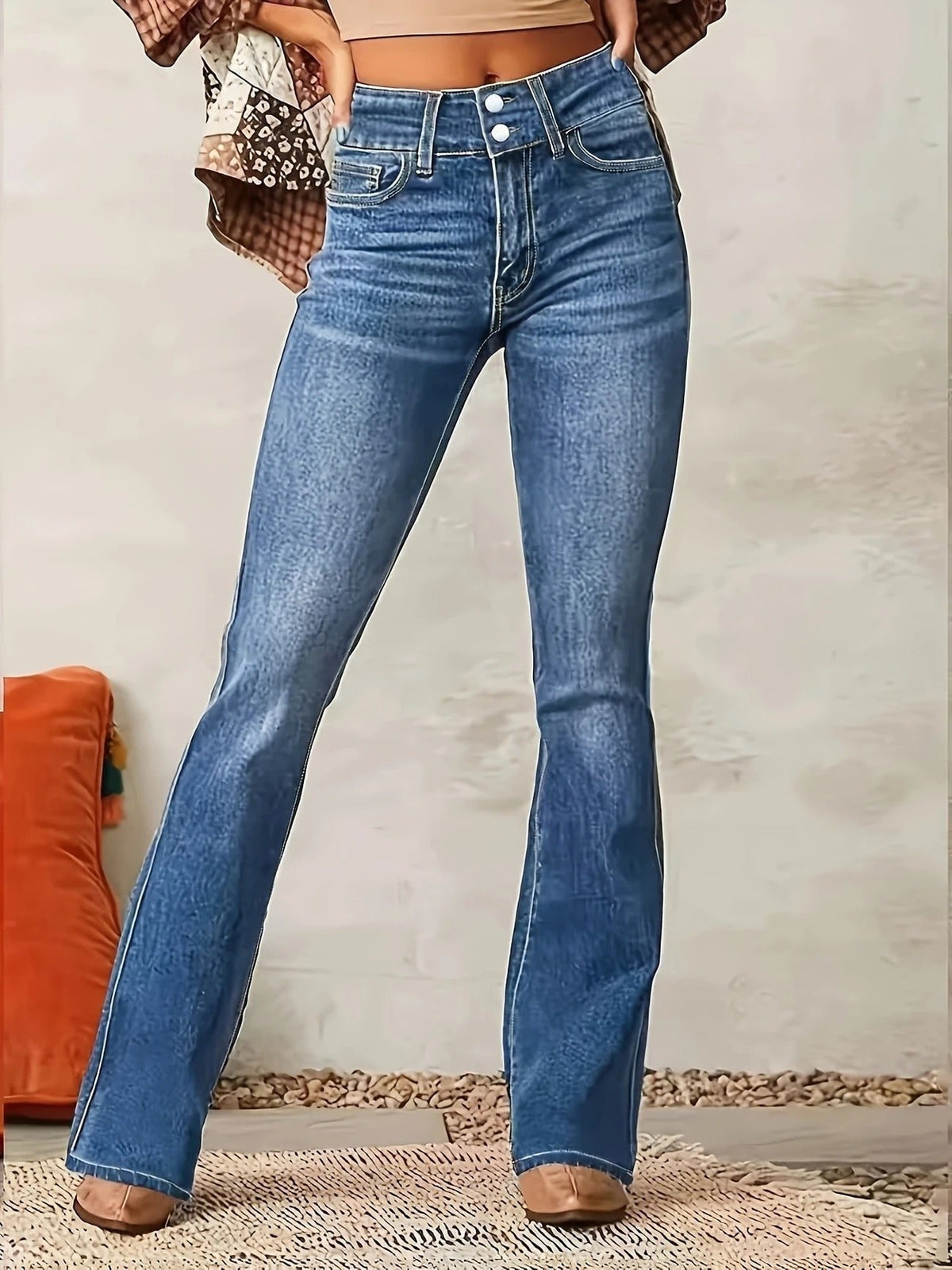 Women's high waist flared jeans figure-hugging fit in blue denim