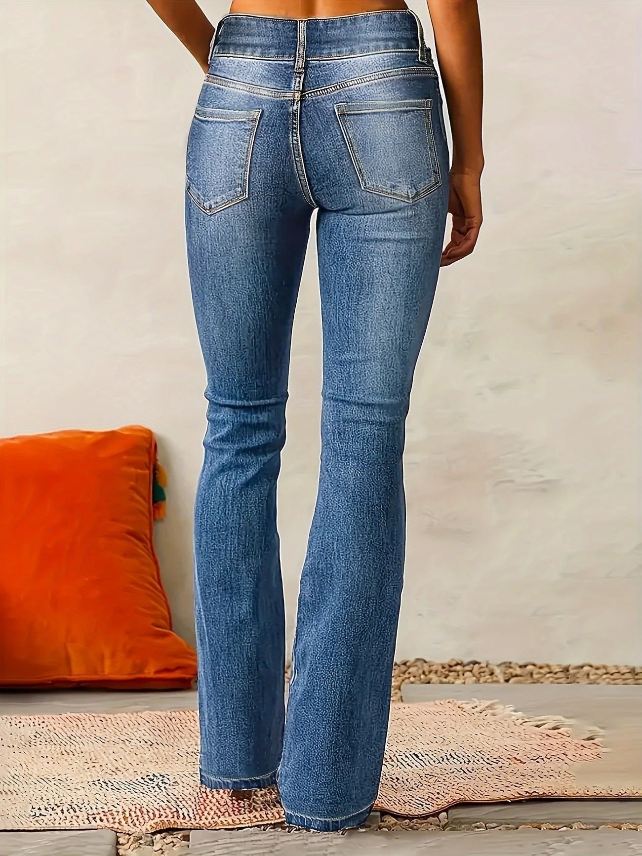 Women's high waist flared jeans figure-hugging fit in blue denim