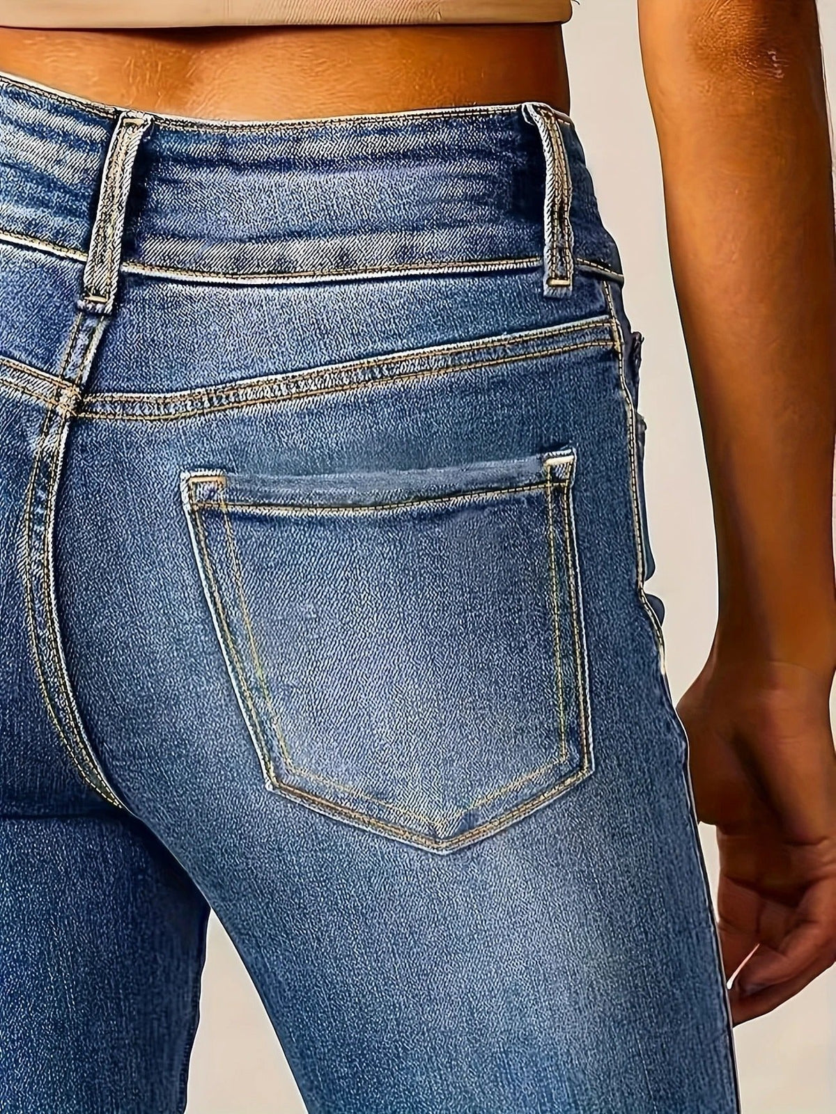 Women's high waist flared jeans figure-hugging fit in blue denim