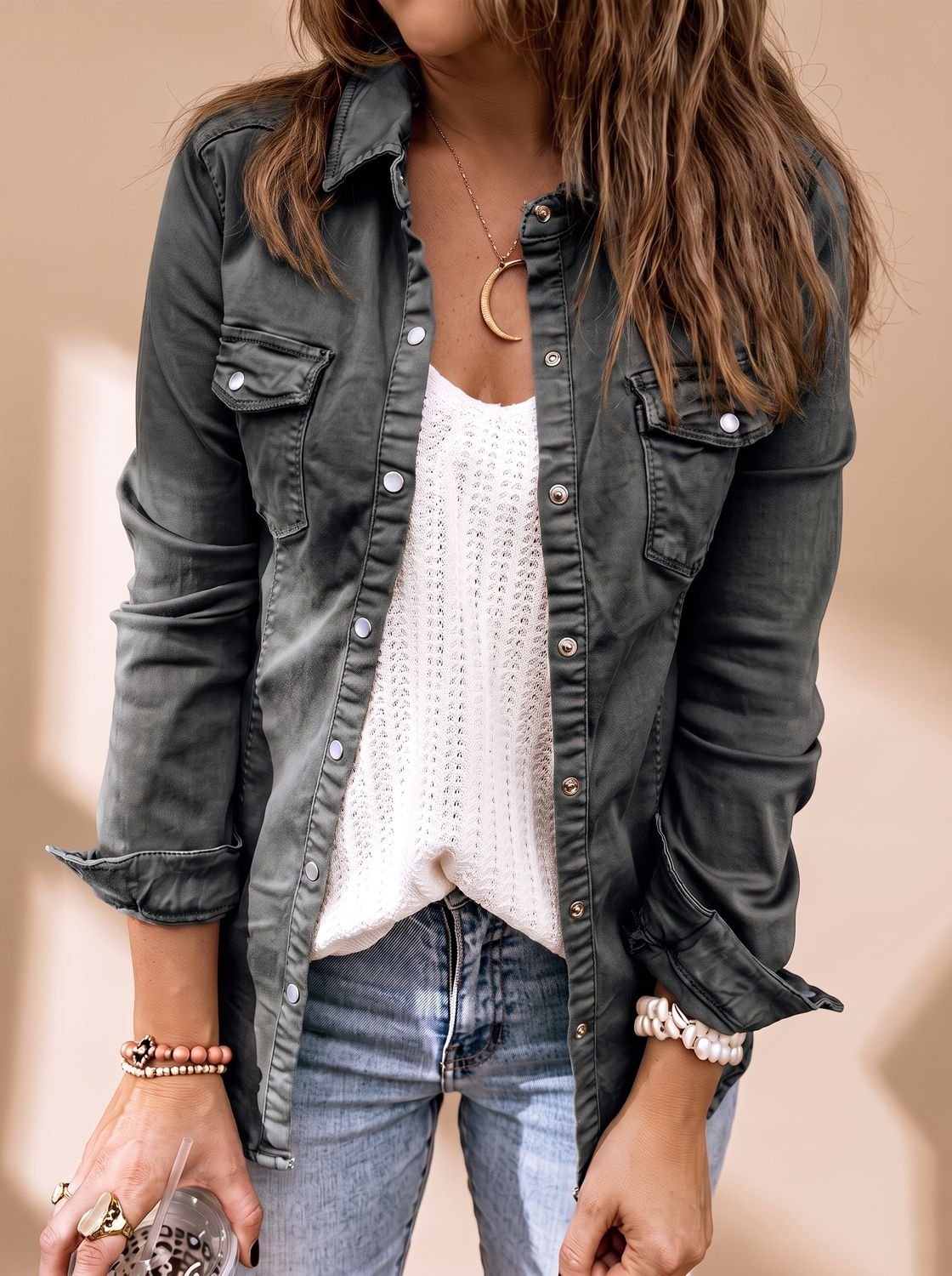 Women's denim jacket with button front, shirt collar and flap chest pockets