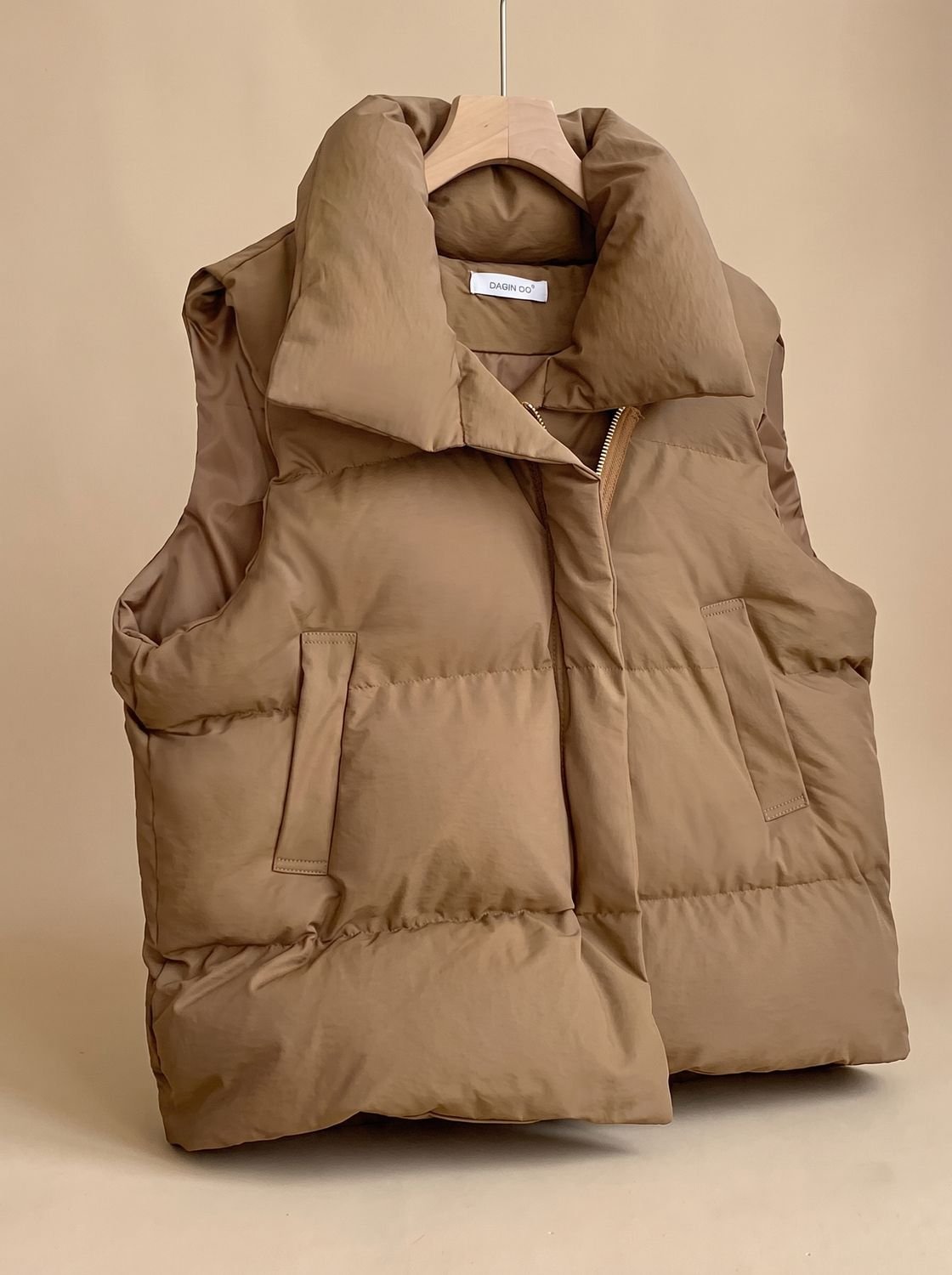 Women quilted vest bodywarmer with shawl collar and boxy fit