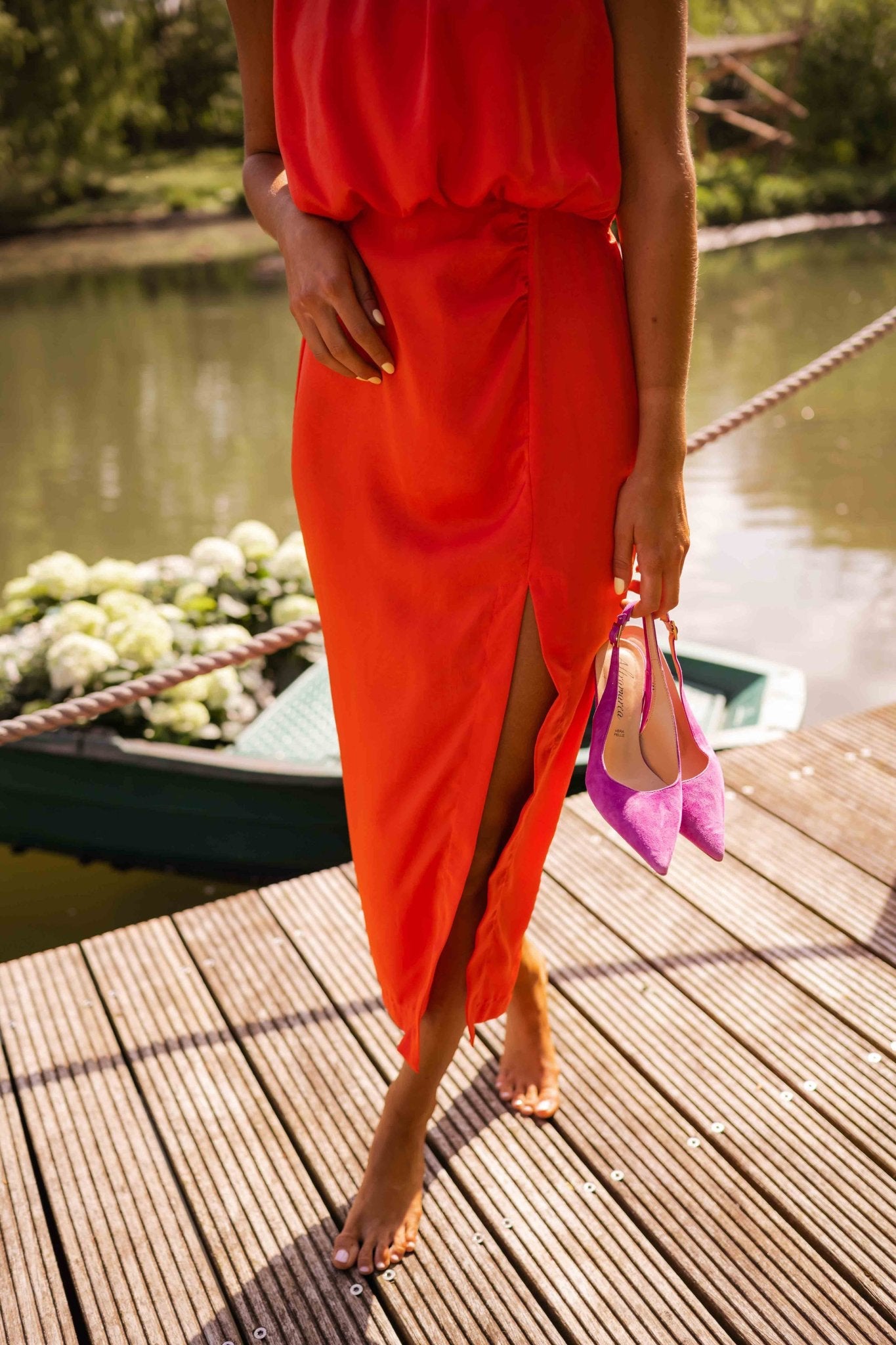 Women's summer dress lightweight fitted silhouette with side slit