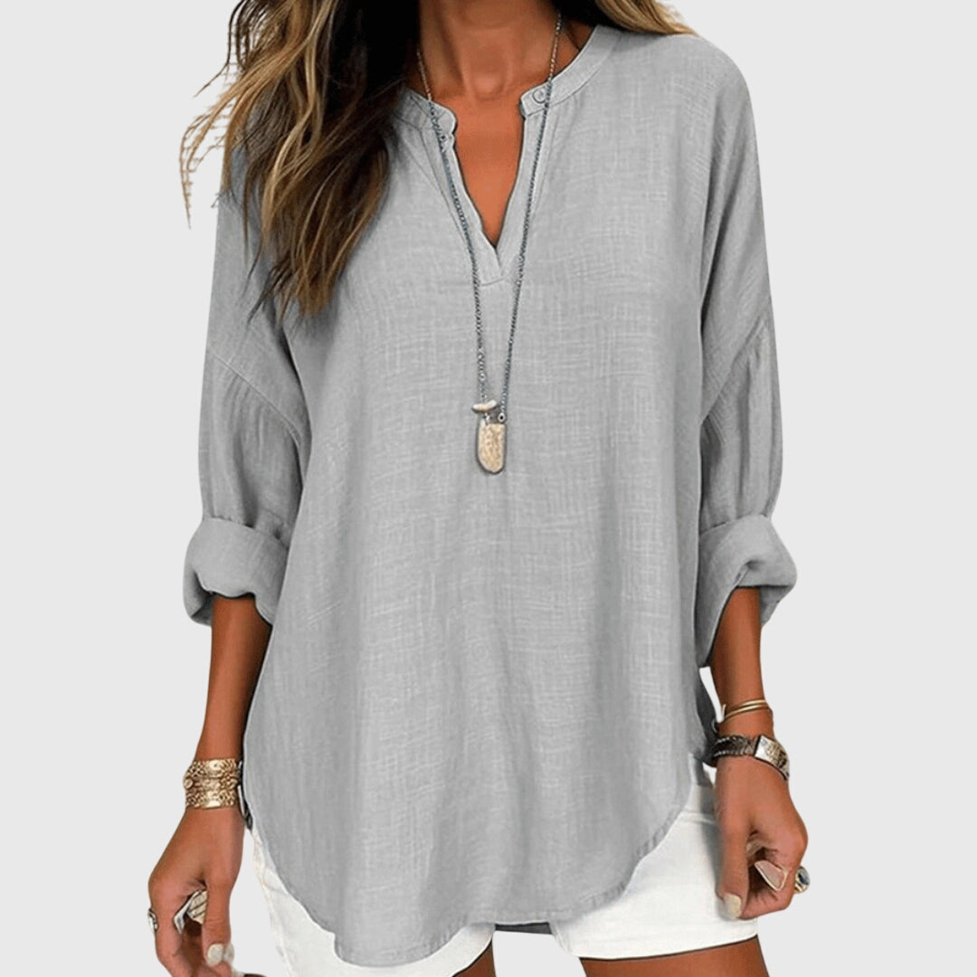 Women's flowy beach shirt with long sleeves and round neckline, relaxed fit