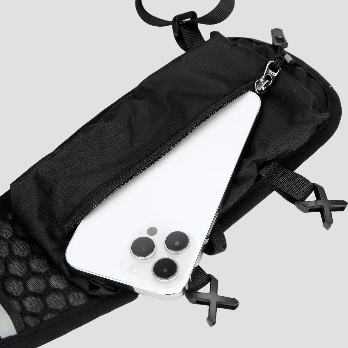 Men running vest lightweight adjustable with 500ml soft flask included