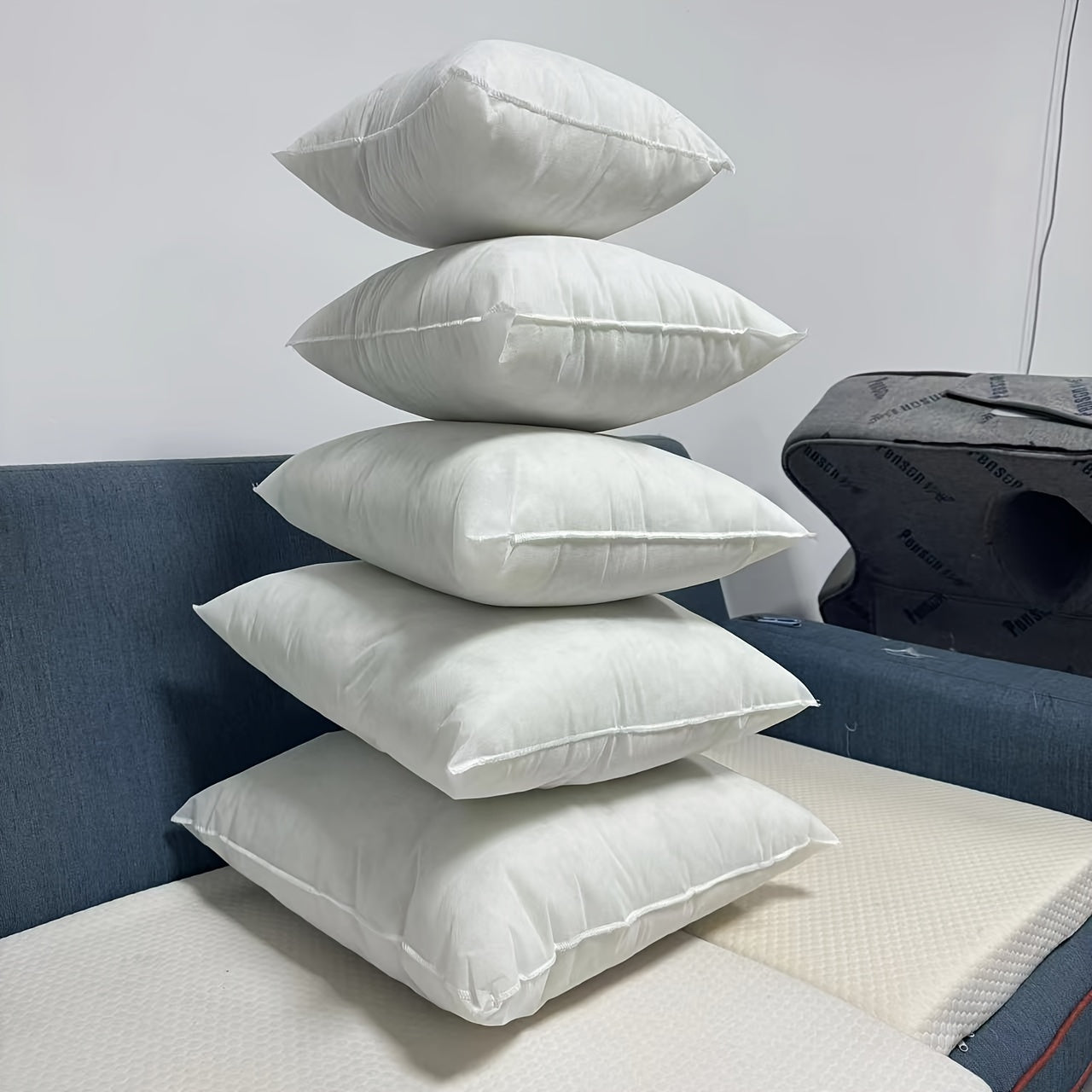 White non-woven pillow inserts 2-pack, high elasticity, for sofa and bed use