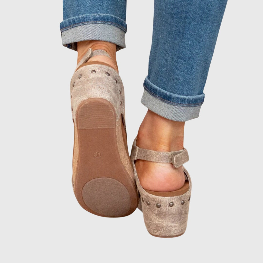 Orthopedic sandals for women with cushioned insole and adjustable buckle wedge