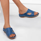 Women flat slip-on sandals in black, breathable vegan upper