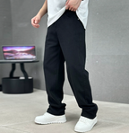 Men's straight leg jeans in cotton with slant pockets, everyday casual fit