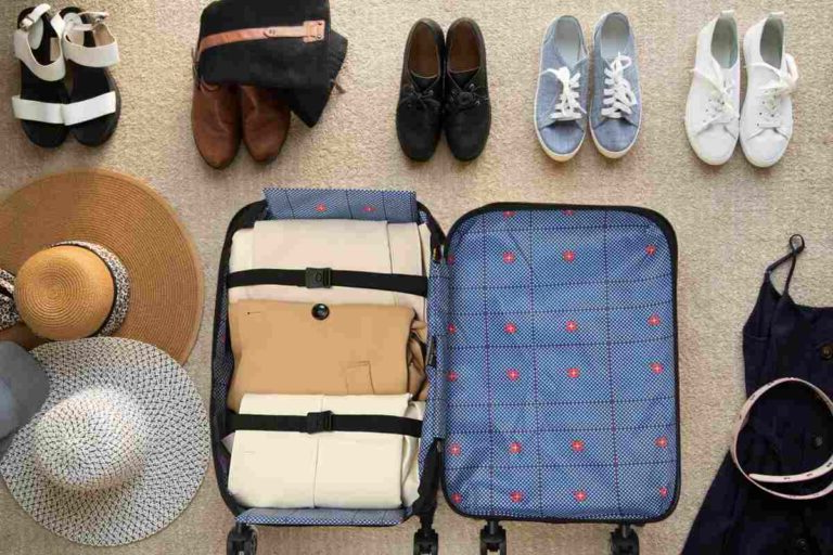 360 degree foldable hard shell travel suitcase with spinner wheels and combination lock