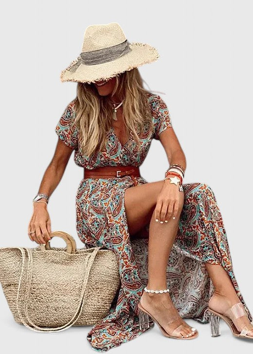 Women's boho maxi dress with V-neckline, casual flowy long summer dress