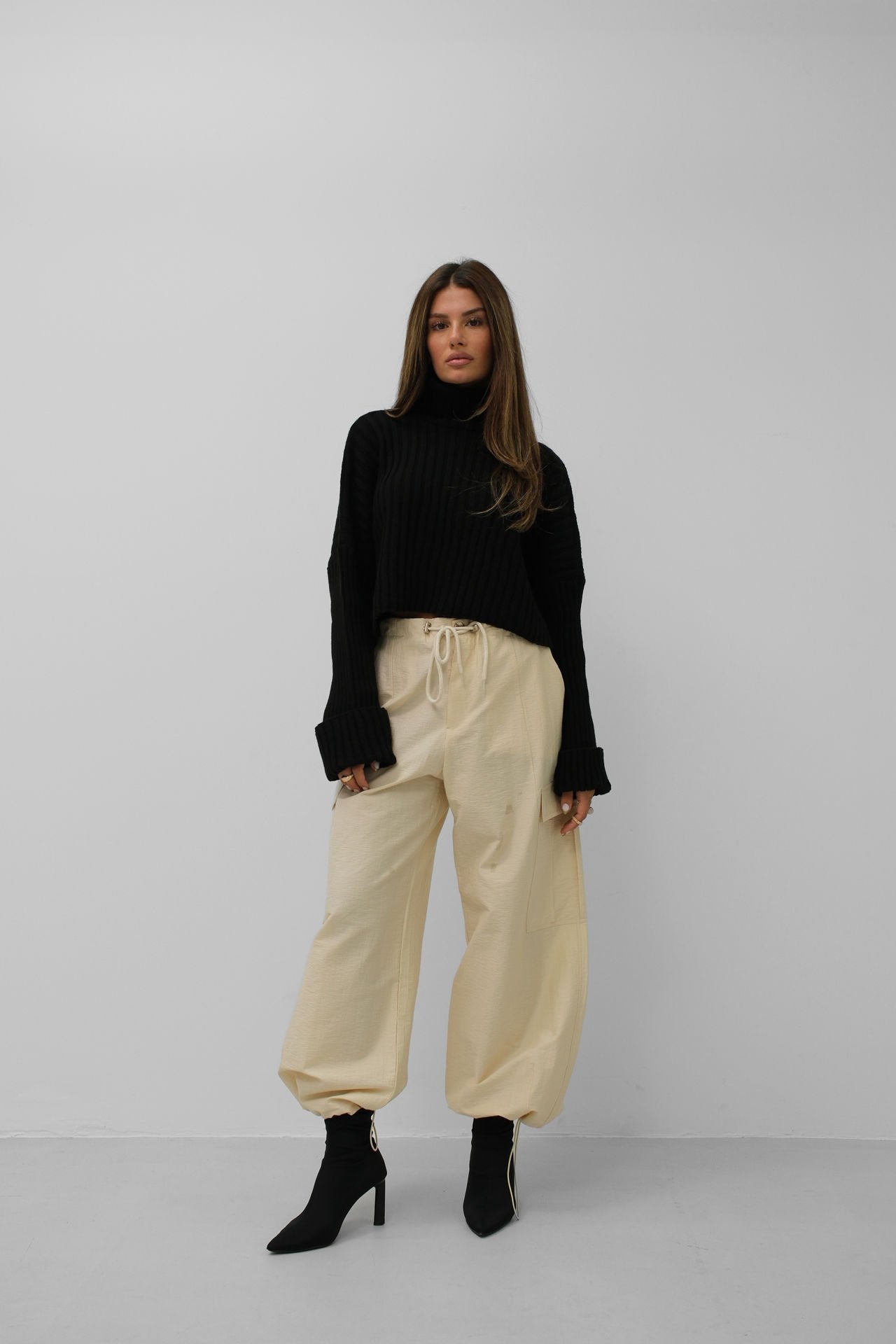 Women's cargo joggers in yellow, relaxed fit with cargo pockets