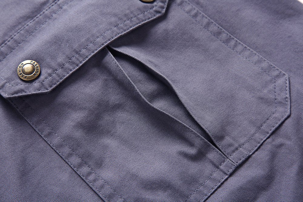 Men cargo shorts with zip pockets in multiple colours