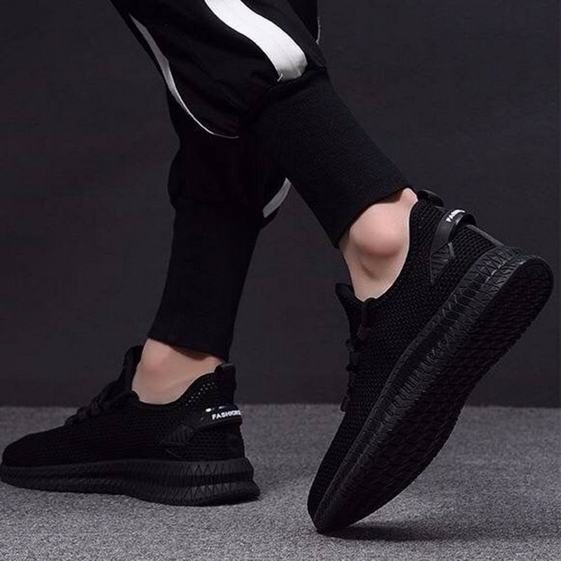 Men's breathable mesh sneakers lightweight lace-up flexible sole casual athletic