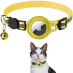 Cat GPS tracker collar with reflective design and quick release closure