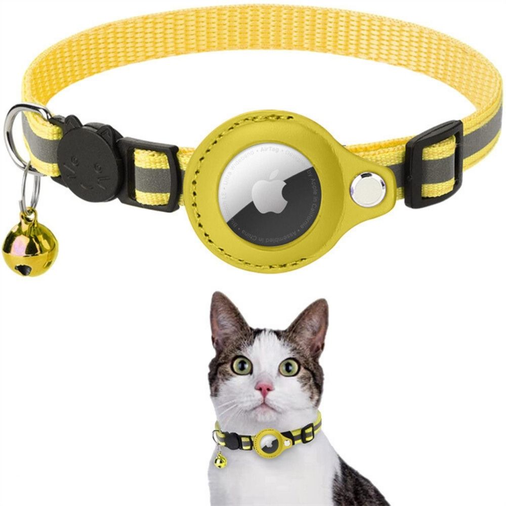Cat GPS tracker collar with reflective design and quick release closure