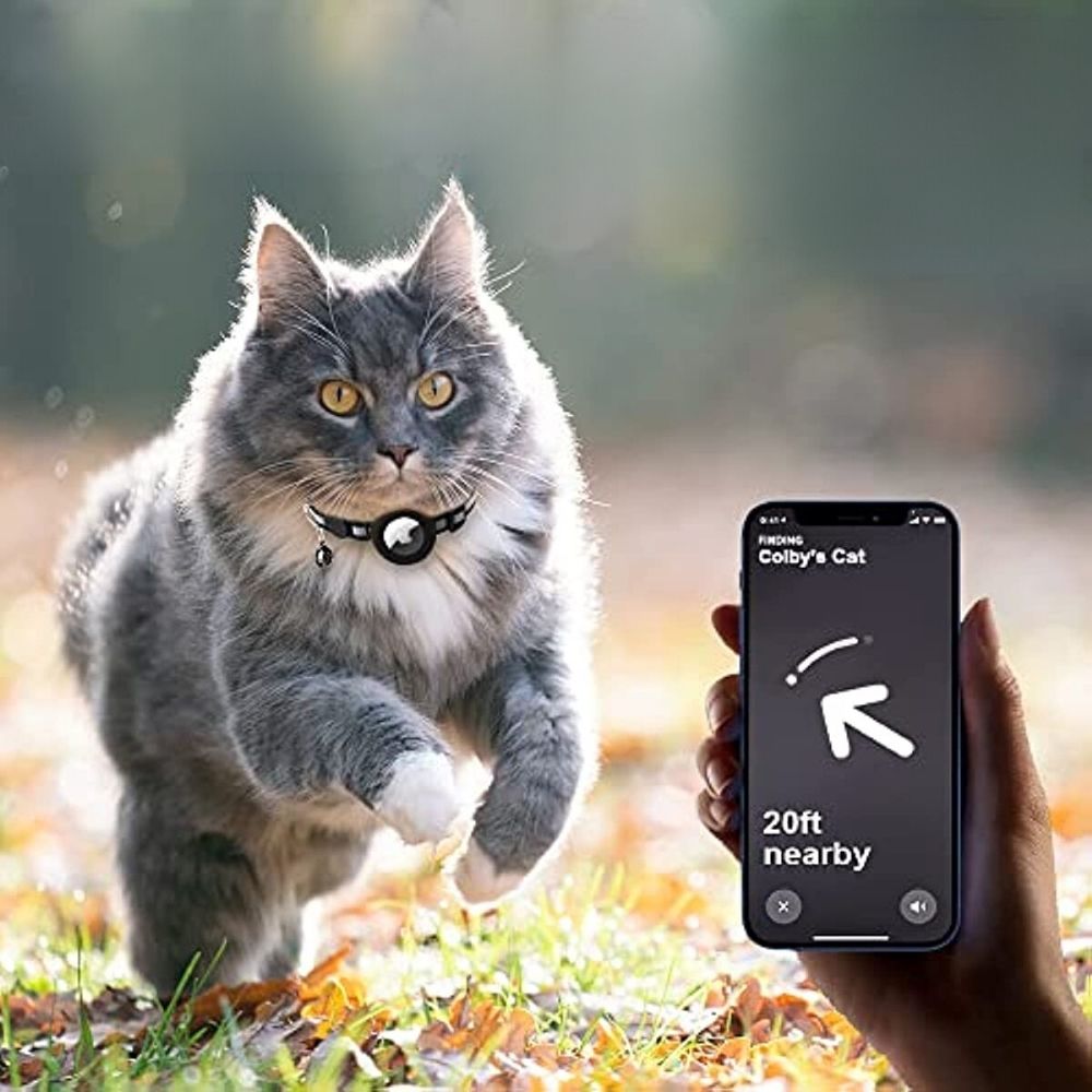 Cat GPS tracker collar with reflective design and quick release closure