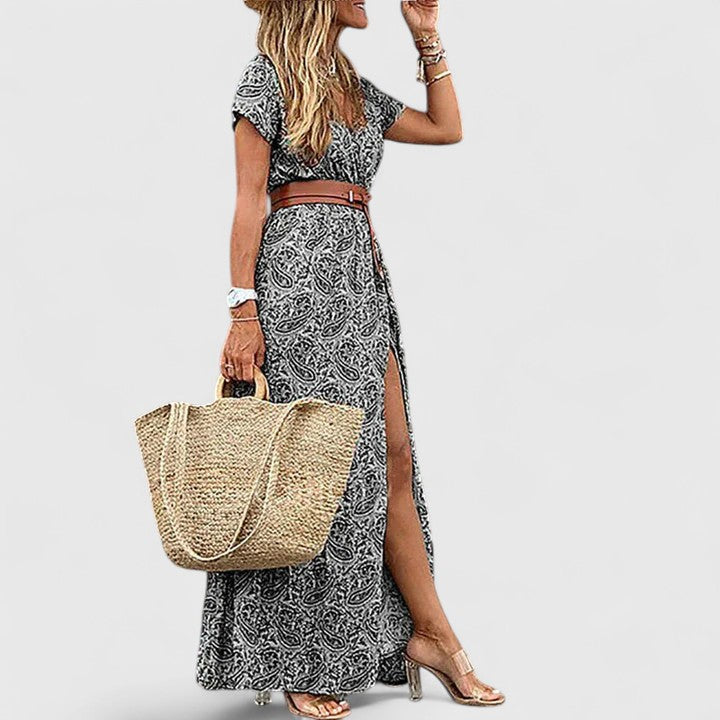 Women's boho maxi dress with V-neckline, casual flowy long summer dress
