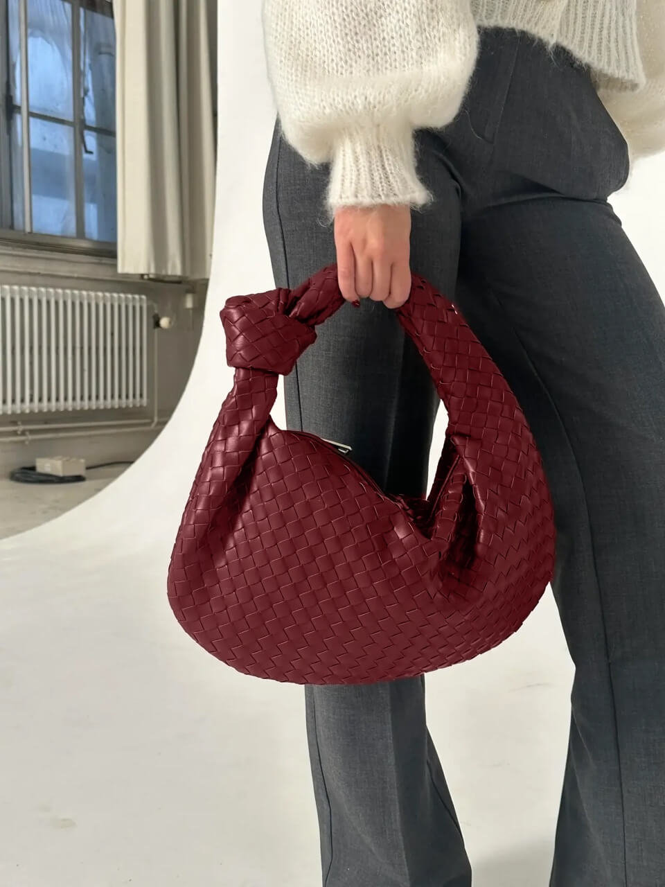 Medium woven braided handbag in faux leather, women's everyday bag