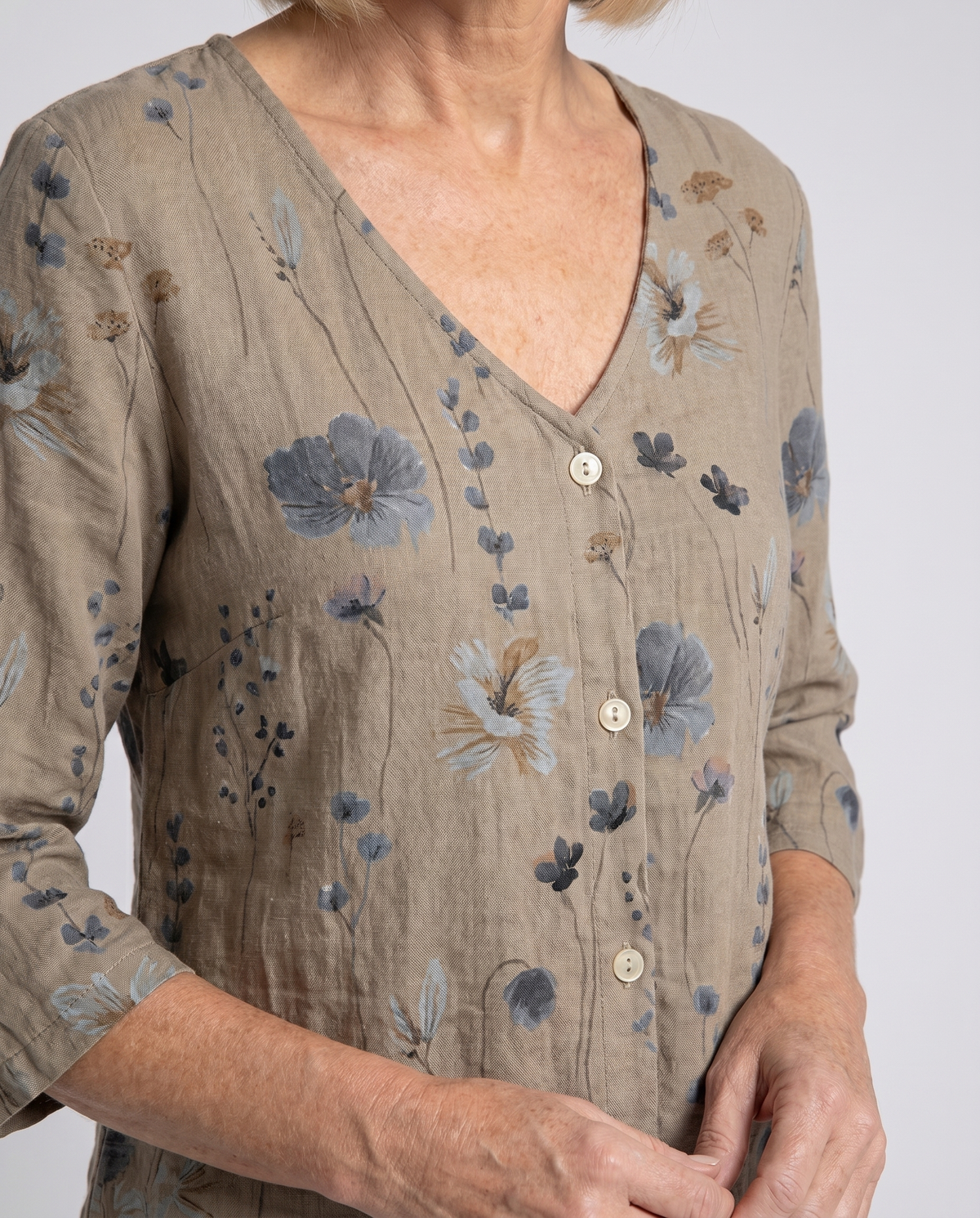 Women floral blouse V-neck three-quarter sleeves relaxed loose fit