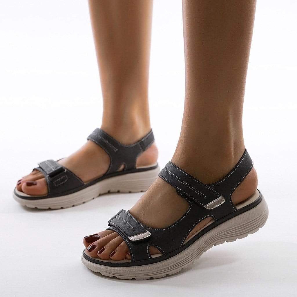 Women's hiking sandals with double strap and velcro closure, lightweight